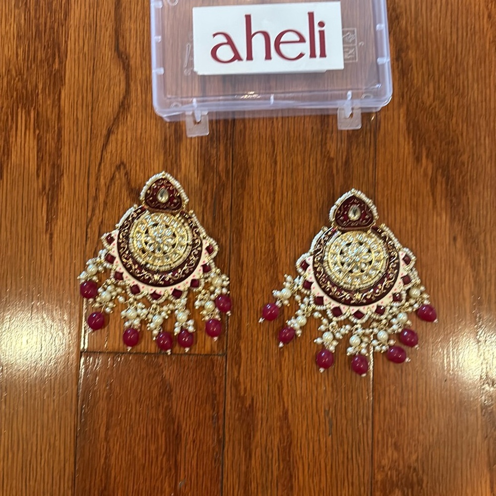 Stunning burgundy & pearl Aheli dangling earrings. NWOT